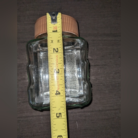 4 Glass Jars with Lids - Picture 2 of 6